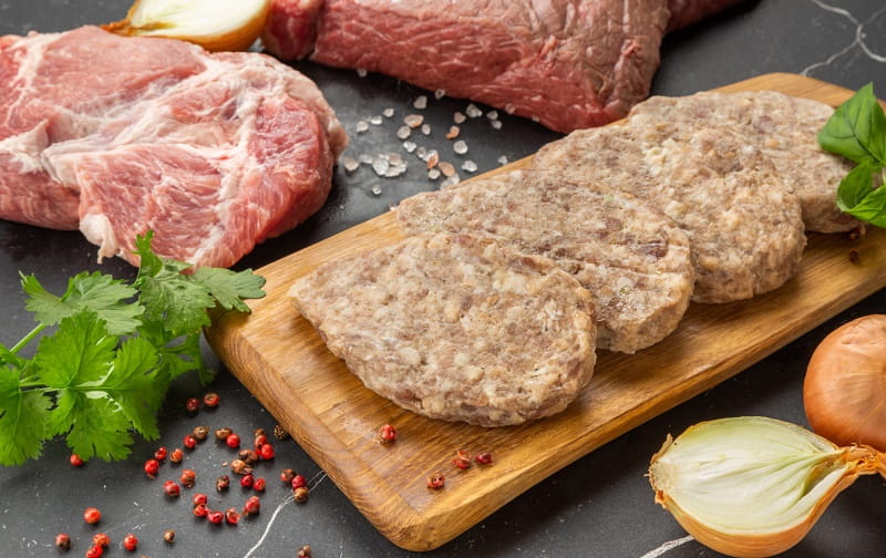 Основные секреты как приготовить самый сочный фарш для котлет!🍴
