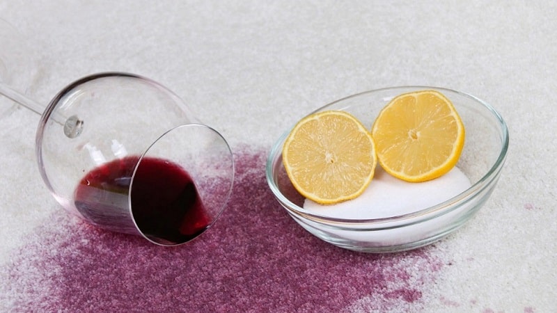 Как и чем отстирать красное вино - самые действенные способы!🍷