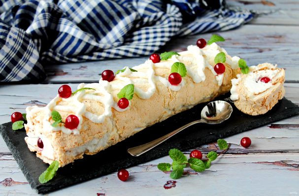 Меренговый рулет – ТОП лучших рецептов десерта!